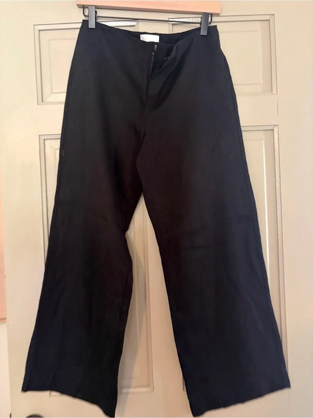 Reformation black linen low rise Vida pant size 4 short length